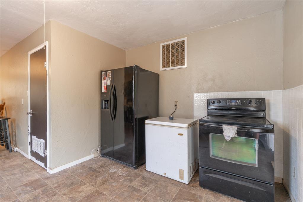 408 Elm Street Property Photo 6