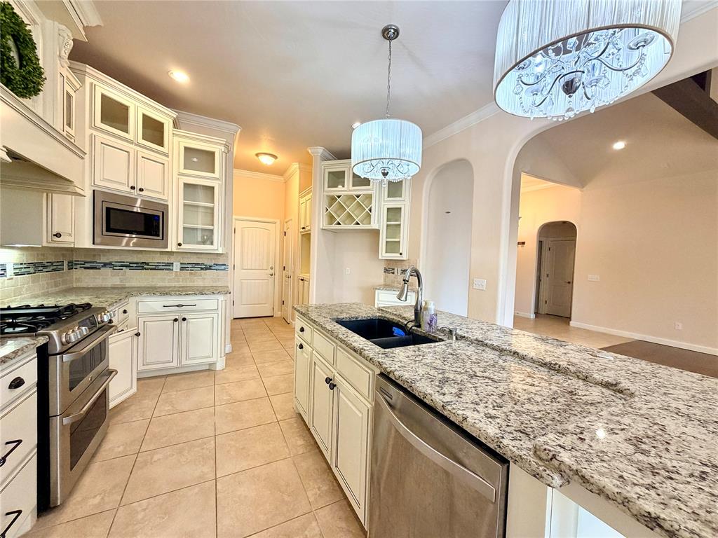 17100 Barcelona Drive Property Photo 3