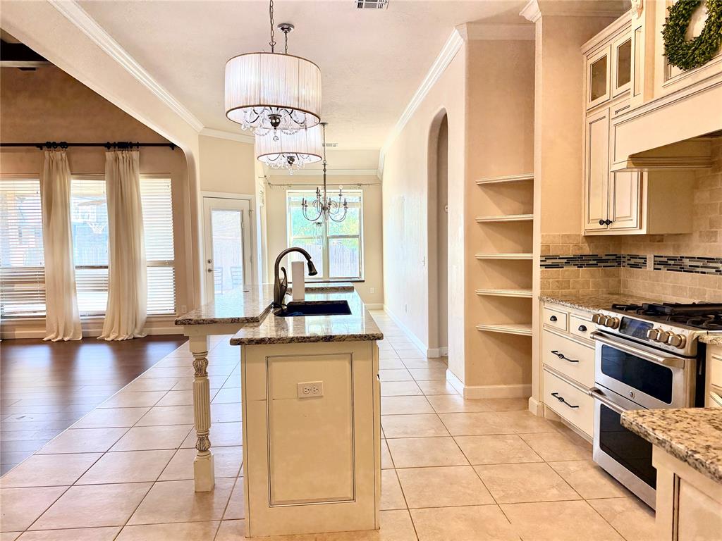 17100 Barcelona Drive Property Photo 4