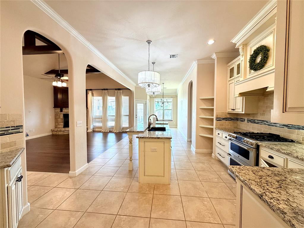 17100 Barcelona Drive Property Photo 6