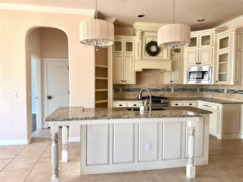 17100 Barcelona Drive Property Photo 7