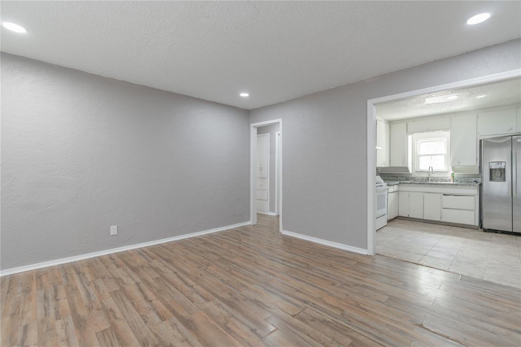 3401 S Saint Clair Avenue Property Photo 4