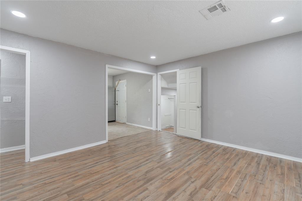 3401 S Saint Clair Avenue Property Photo 5