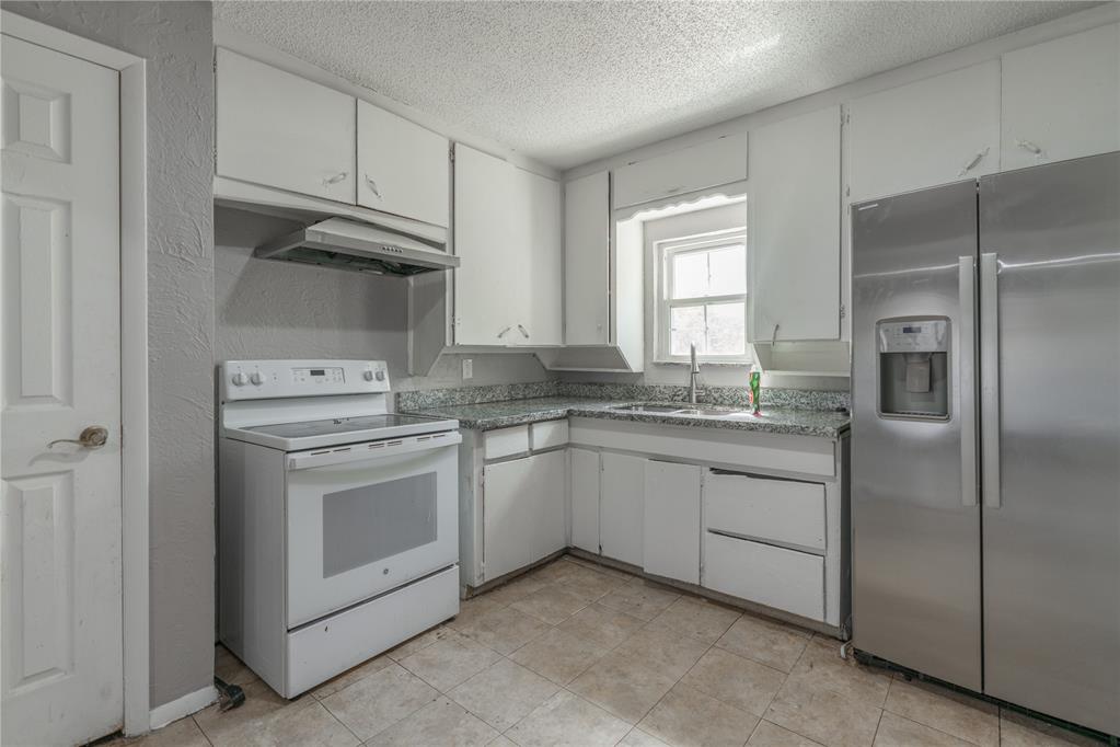 3401 S Saint Clair Avenue Property Photo 7