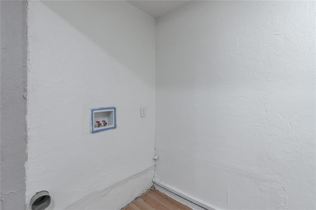 3401 S Saint Clair Avenue Property Photo 12