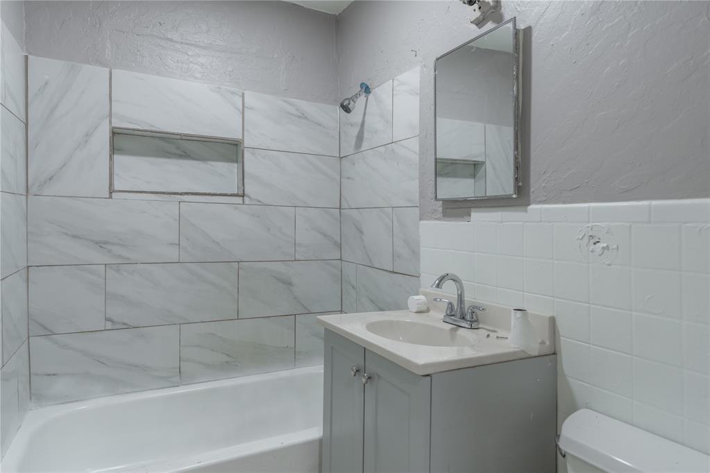 3401 S Saint Clair Avenue Property Photo 16