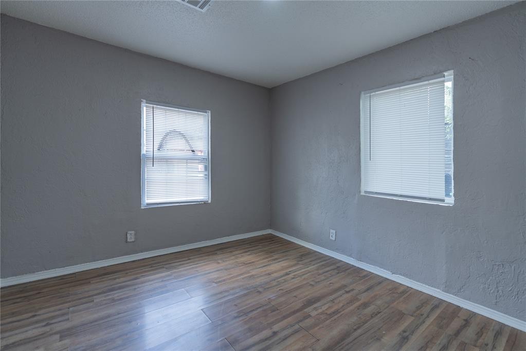 3401 S Saint Clair Avenue Property Photo 17