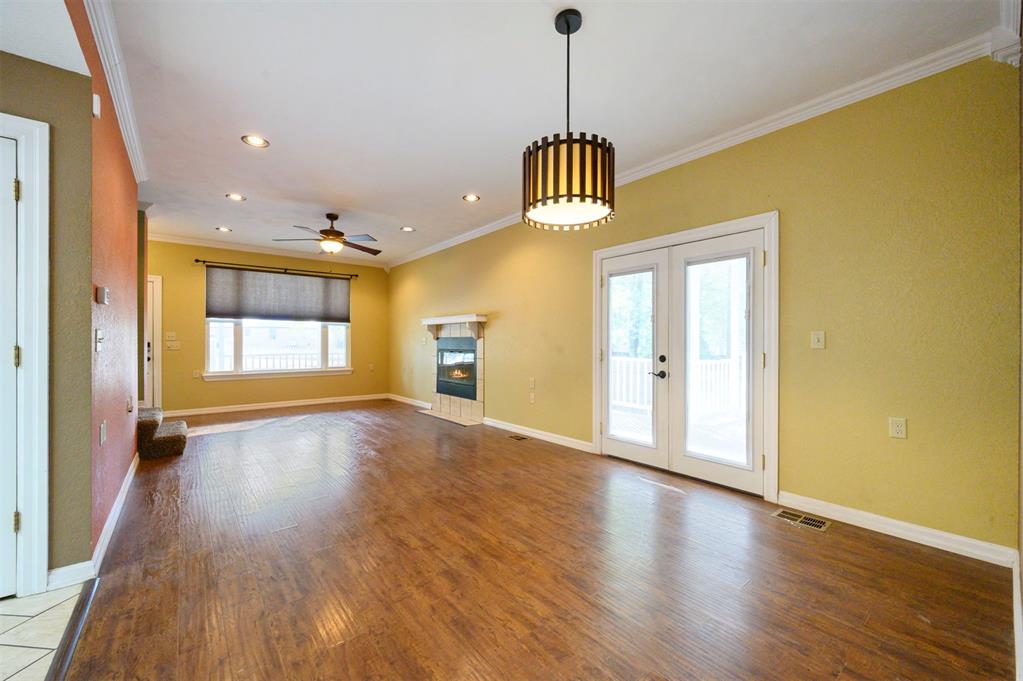 611 W Circle Drive Property Photo 4
