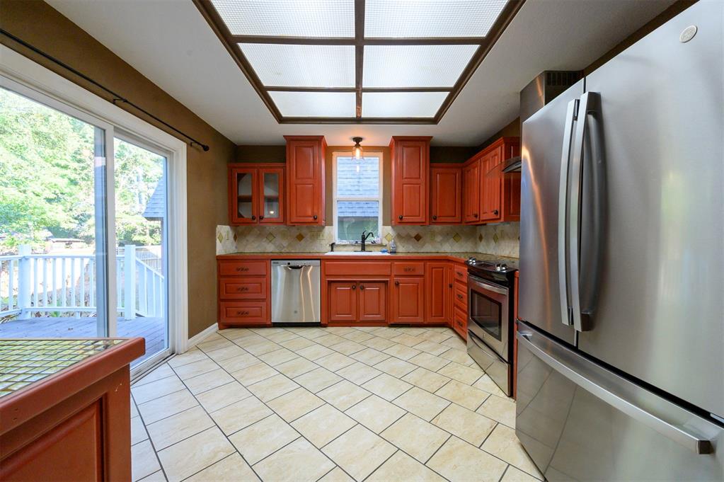 611 W Circle Drive Property Photo 8