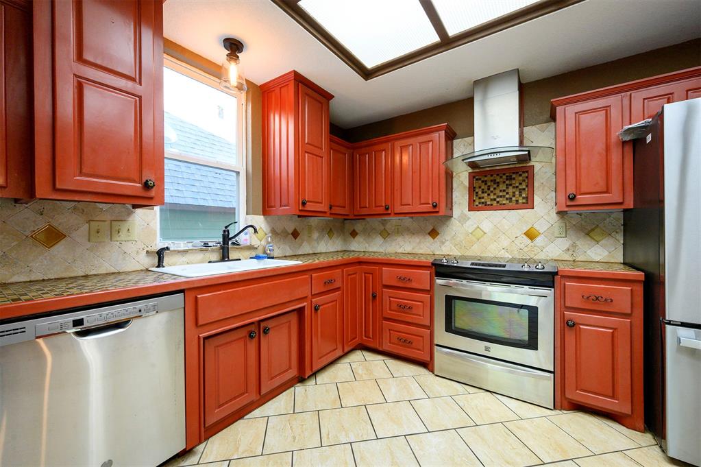 611 W Circle Drive Property Photo 9