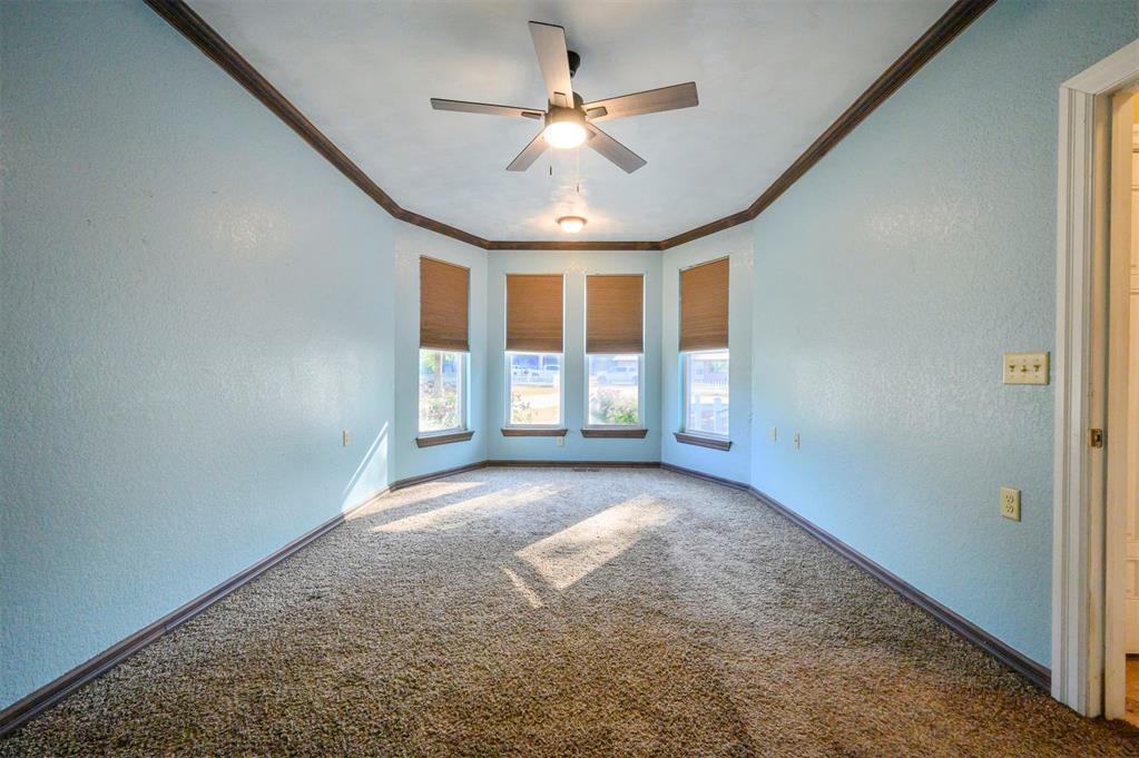 611 W Circle Drive Property Photo 12