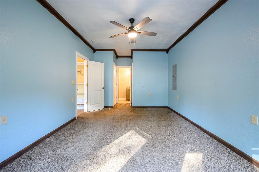 611 W Circle Drive Property Photo 13
