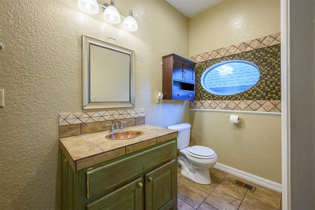 611 W Circle Drive Property Photo 15