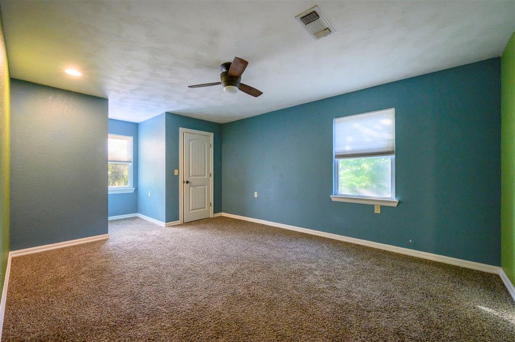 611 W Circle Drive Property Photo 17