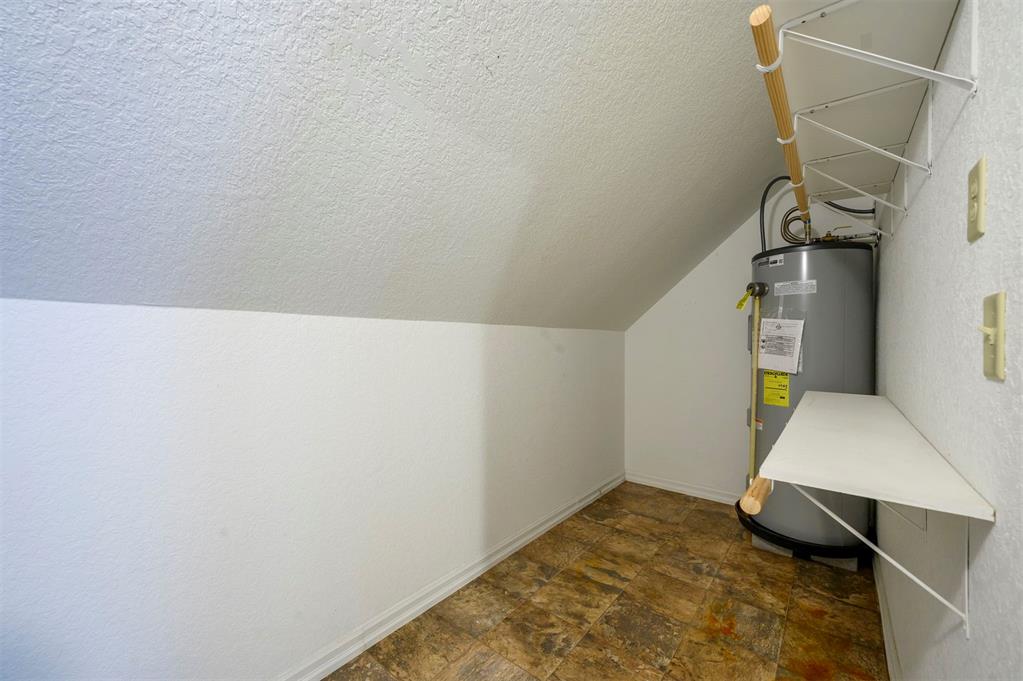 611 W Circle Drive Property Photo 23