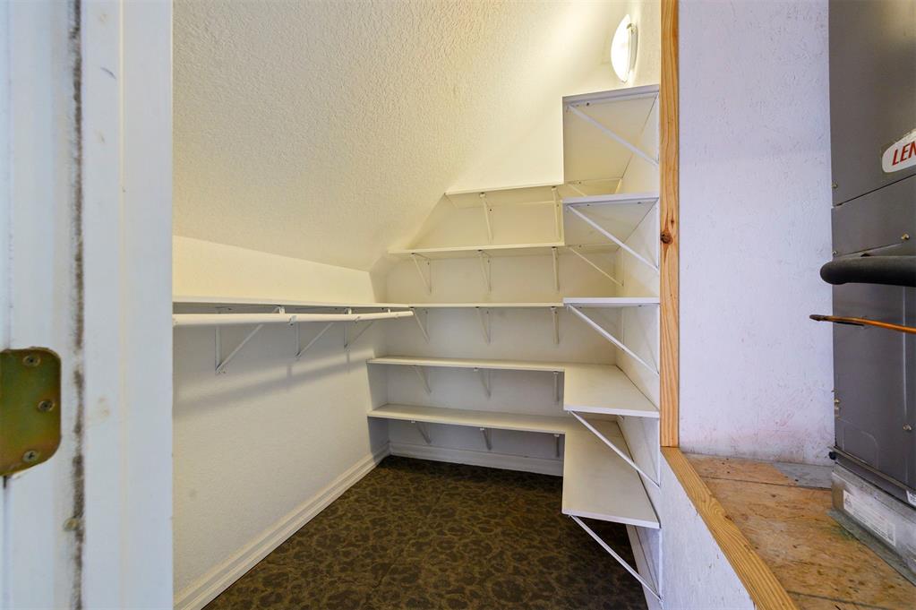 611 W Circle Drive Property Photo 28