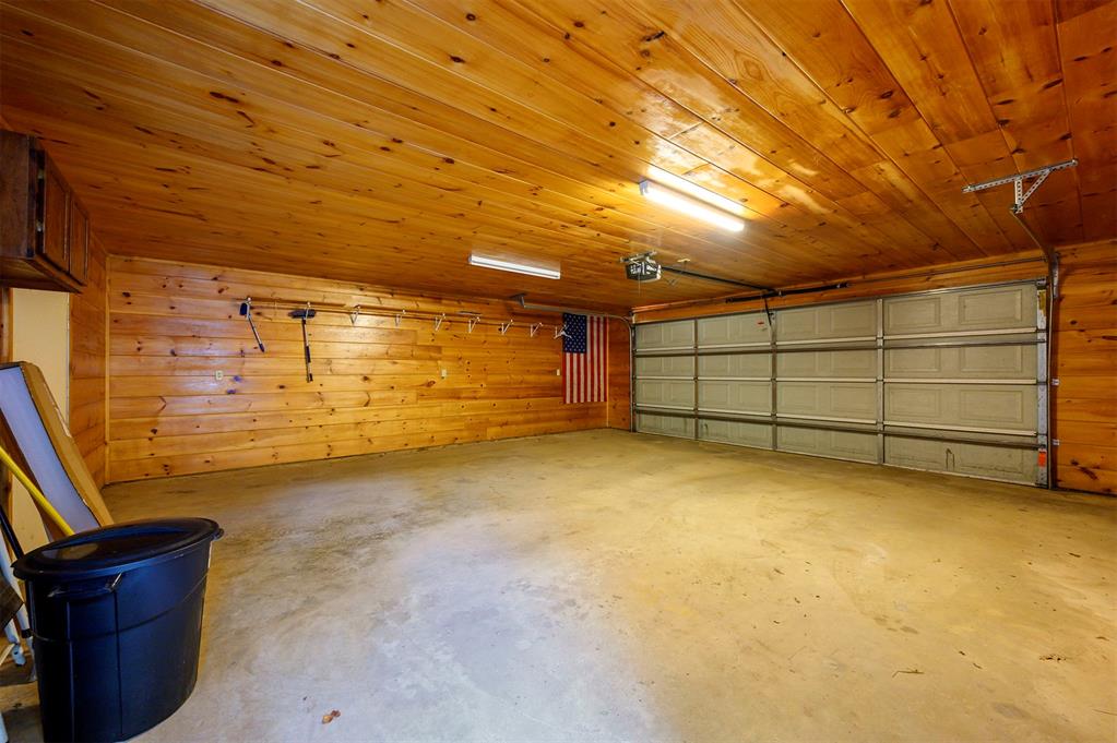 611 W Circle Drive Property Photo 32