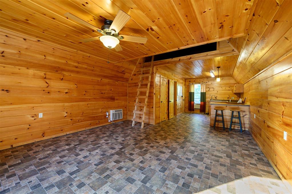 611 W Circle Drive Property Photo 36