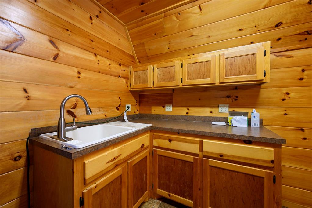611 W Circle Drive Property Photo 41