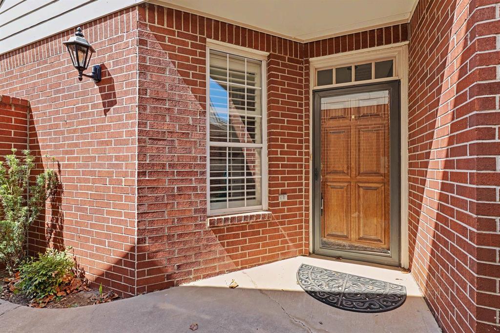 8616 N May Avenue 30b Property Photo 5