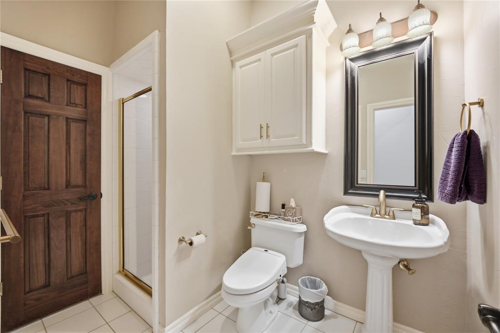2000 E Cambridge Way Property Photo 24