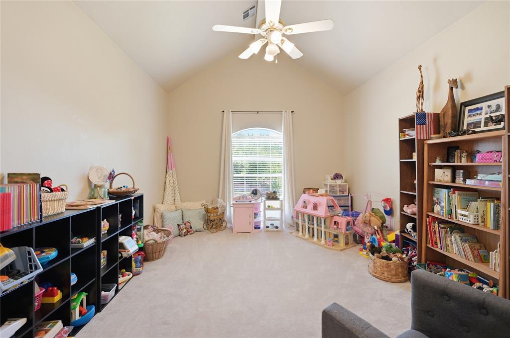 2000 E Cambridge Way Property Photo 29