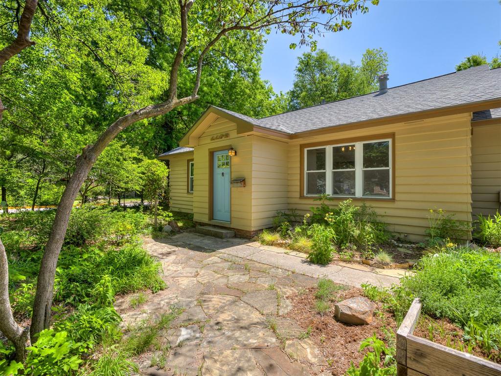 1102 Mcnamee Street Property Photo 2