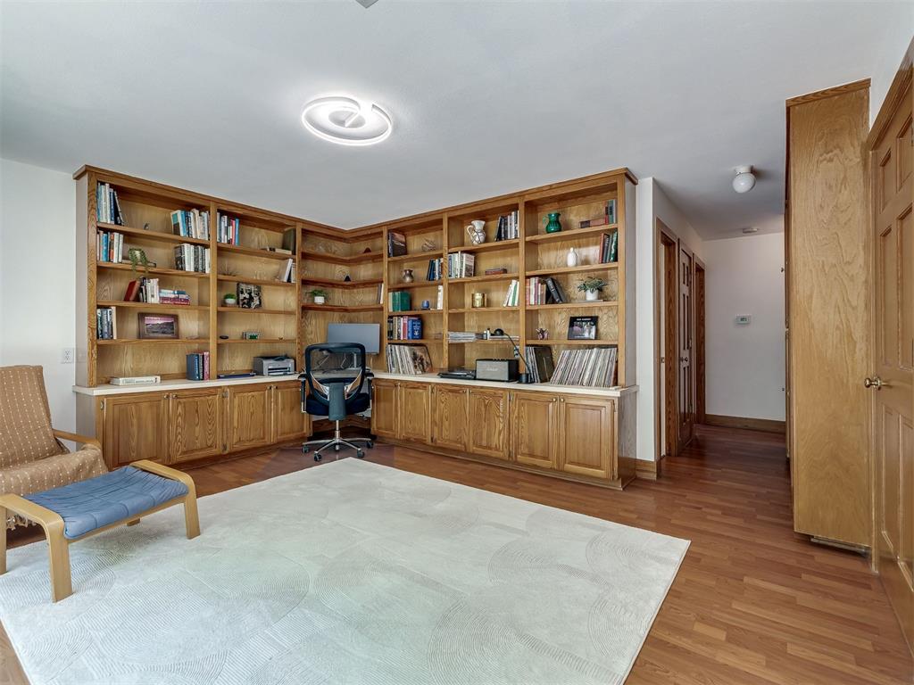 1102 Mcnamee Street Property Photo 31