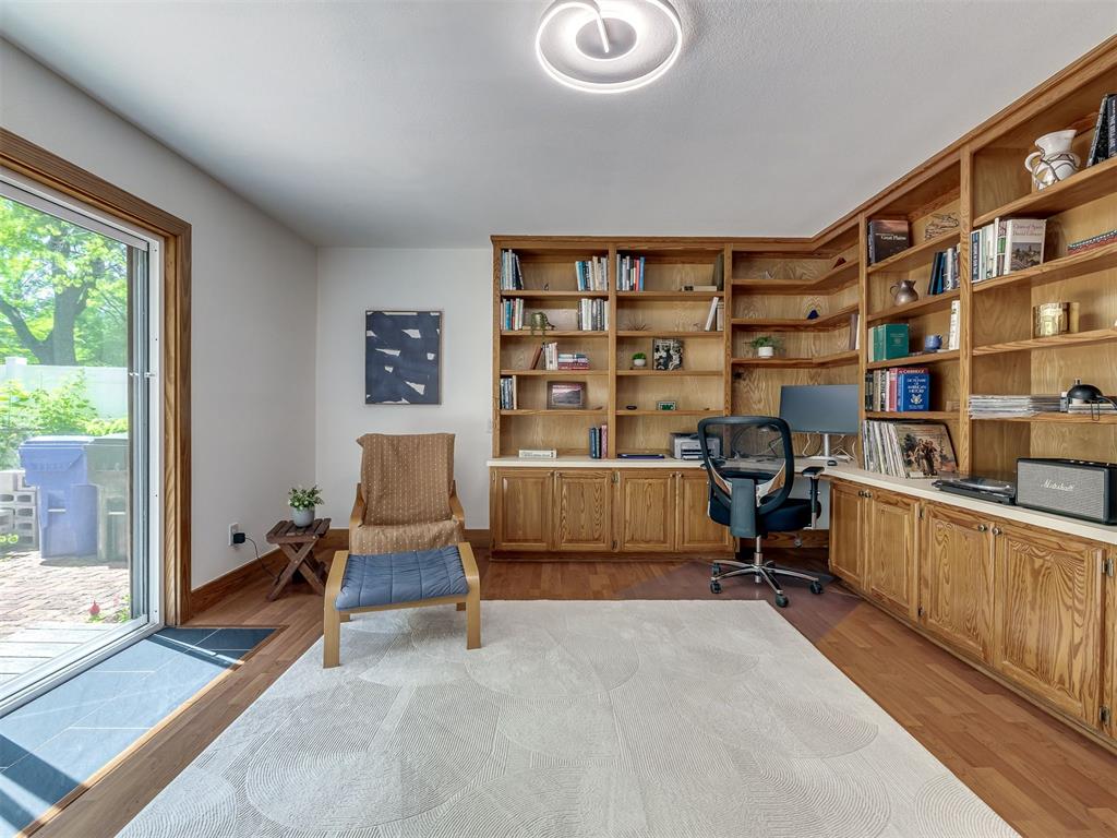 1102 Mcnamee Street Property Photo 32