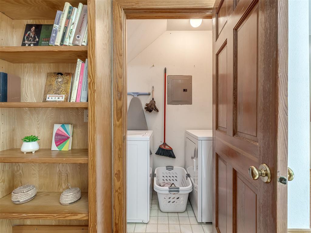 1102 Mcnamee Street Property Photo 34