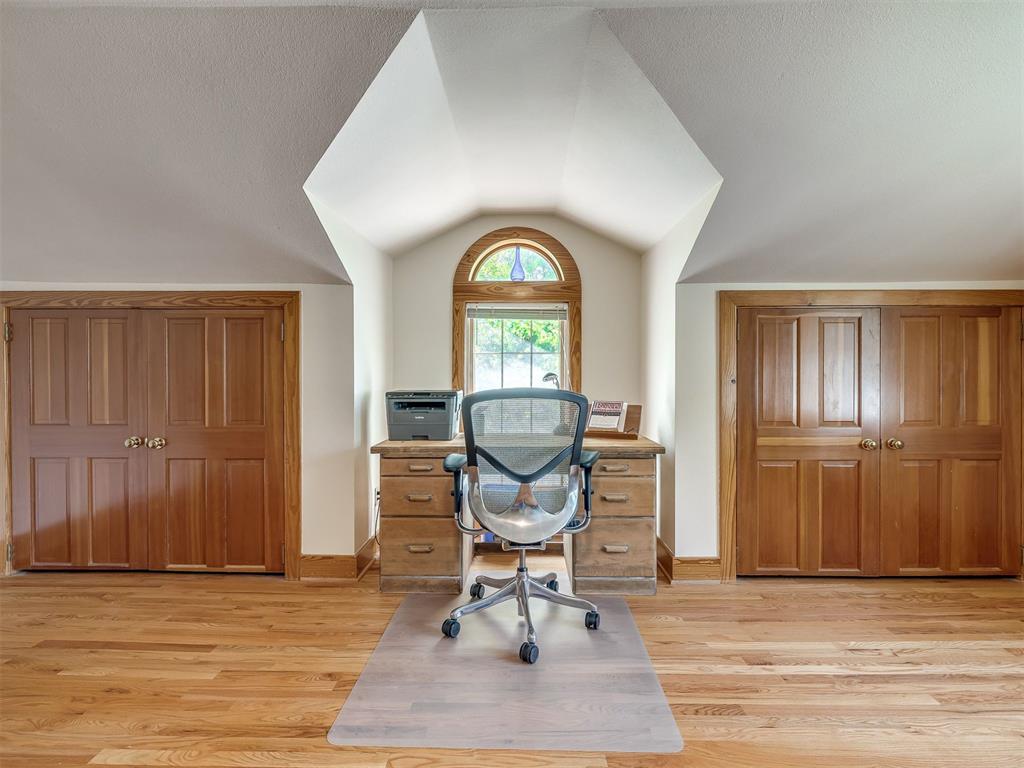 1102 Mcnamee Street Property Photo 37
