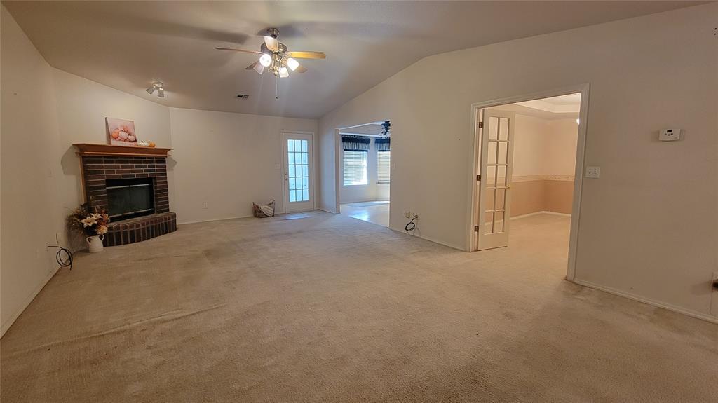 114 Camaron Drive Property Photo 7
