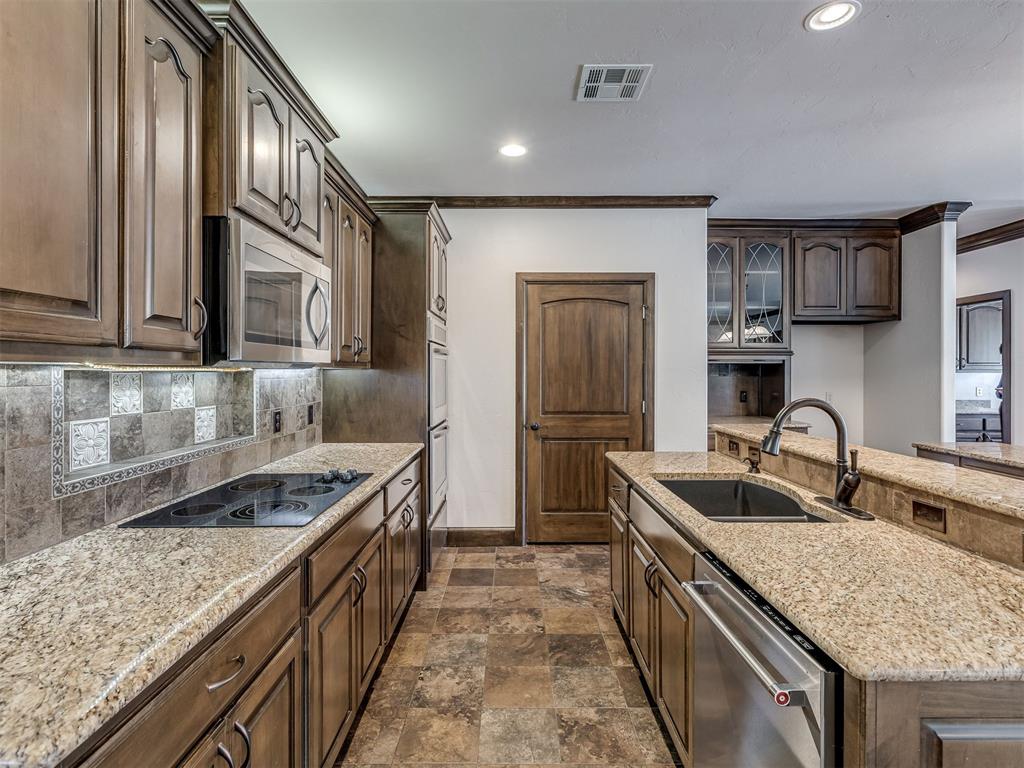 12325 Carriage Way Property Photo 21