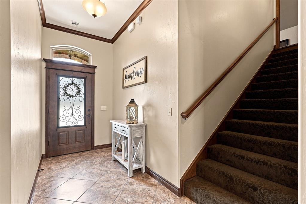 6400 Bent Wood Drive Property Photo 3