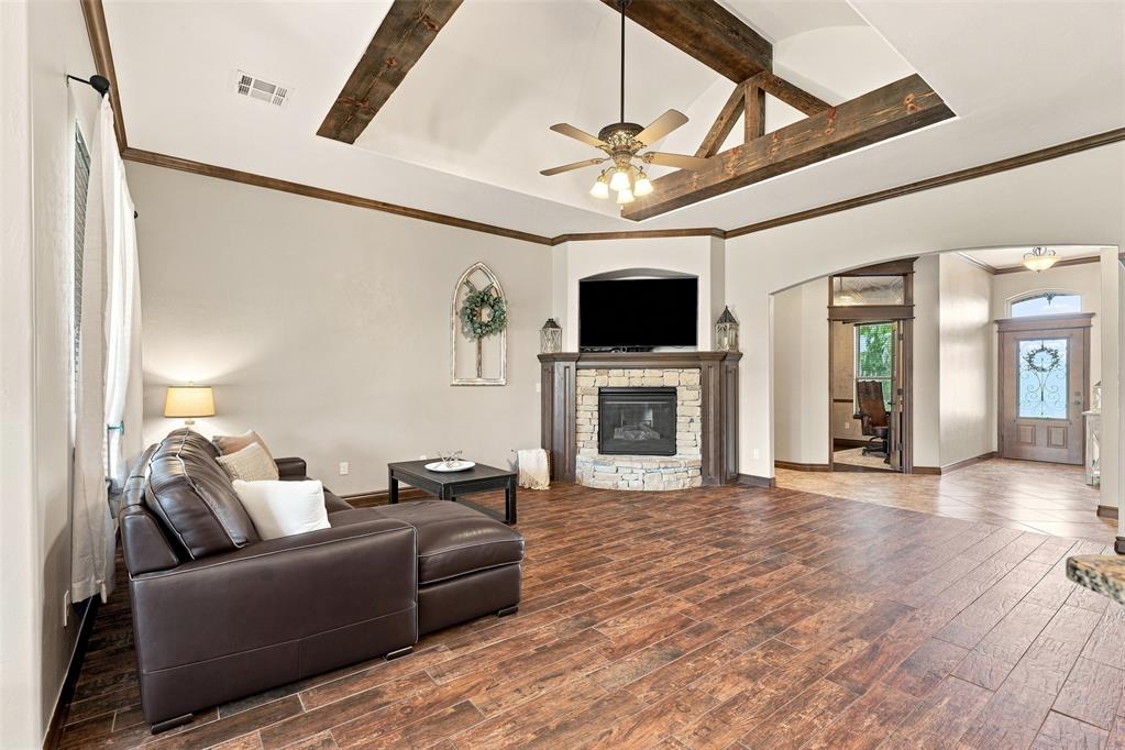 6400 Bent Wood Drive Property Photo 4