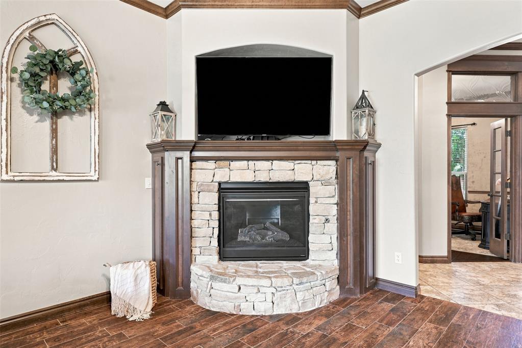 6400 Bent Wood Drive Property Photo 5