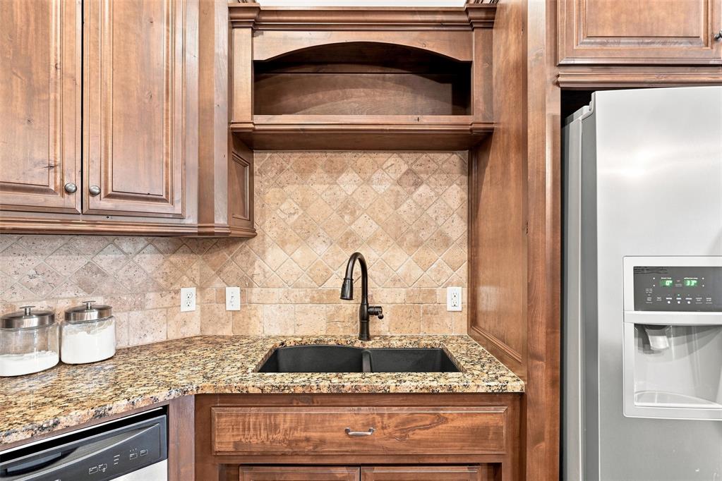 6400 Bent Wood Drive Property Photo 8