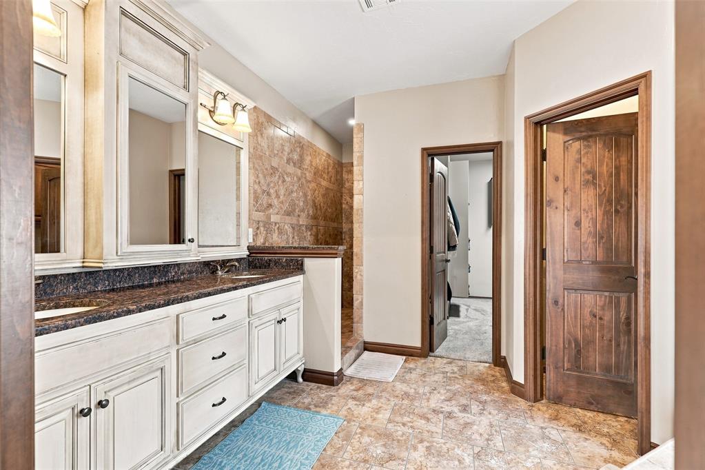 6400 Bent Wood Drive Property Photo 14