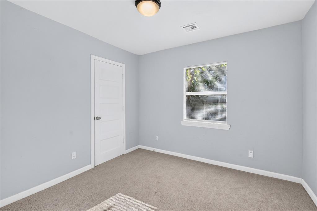 9821 Se 43rd Street Property Photo 8