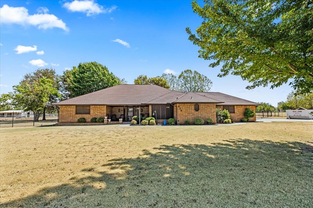 826 S Ebeling Drive Property Photo 2