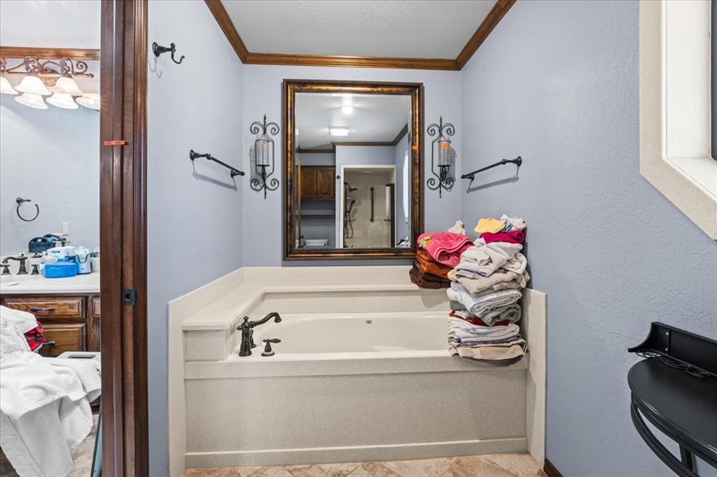 826 S Ebeling Drive Property Photo 20