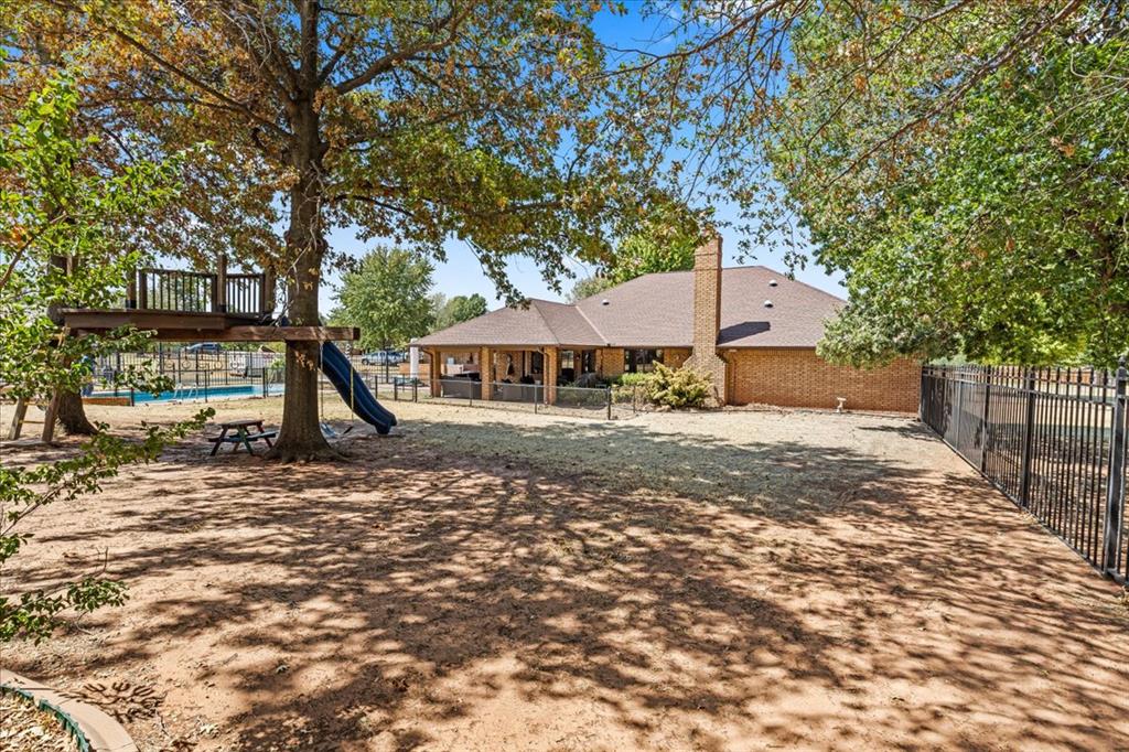 826 S Ebeling Drive Property Photo 28