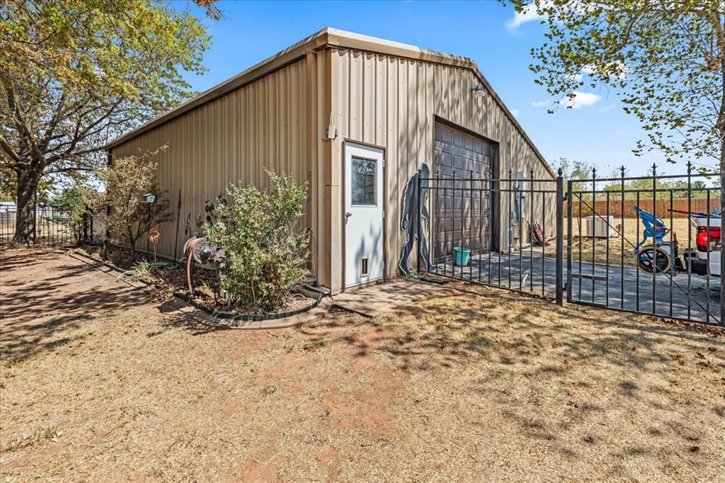 826 S Ebeling Drive Property Photo 31