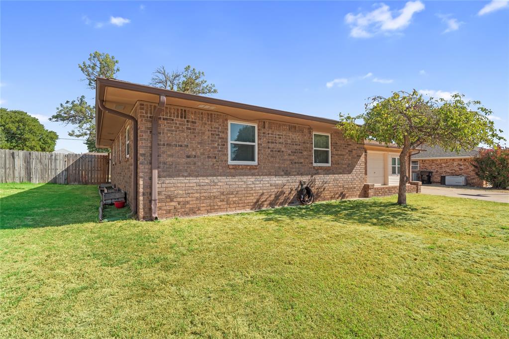 561 Skyview Drive Property Photo 2