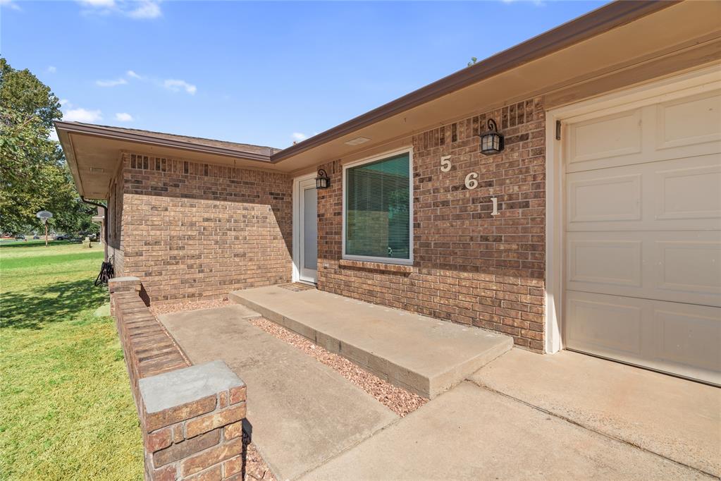 561 Skyview Drive Property Photo 4