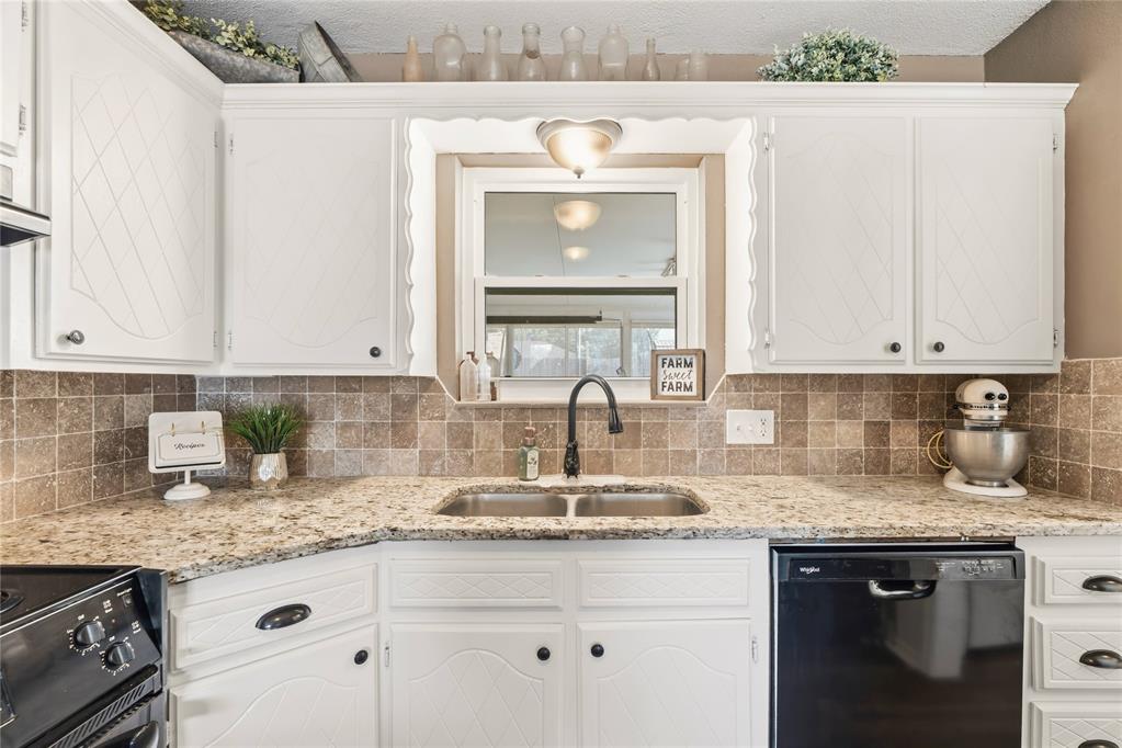 561 Skyview Drive Property Photo 11