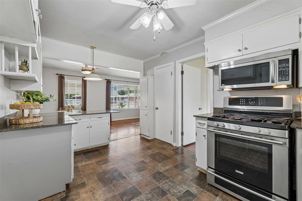 1211 N Sterling Avenue Property Photo 25