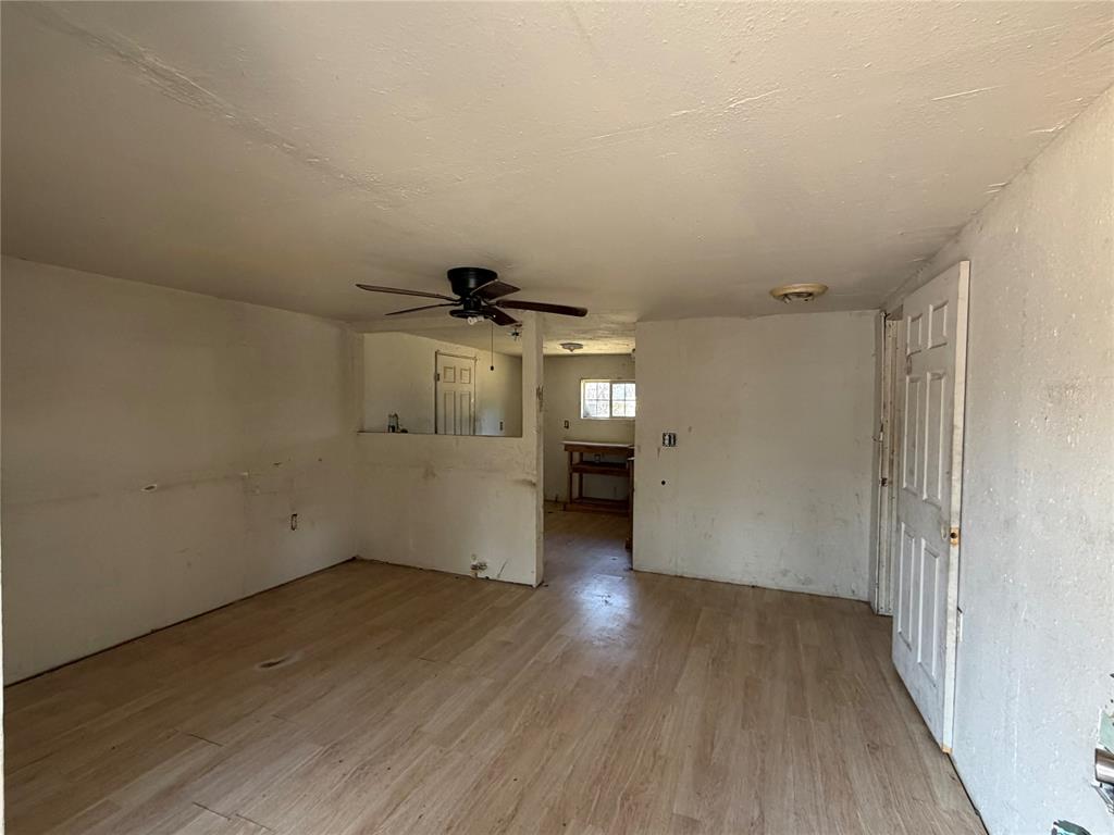 2633 W Main Street Property Photo 6