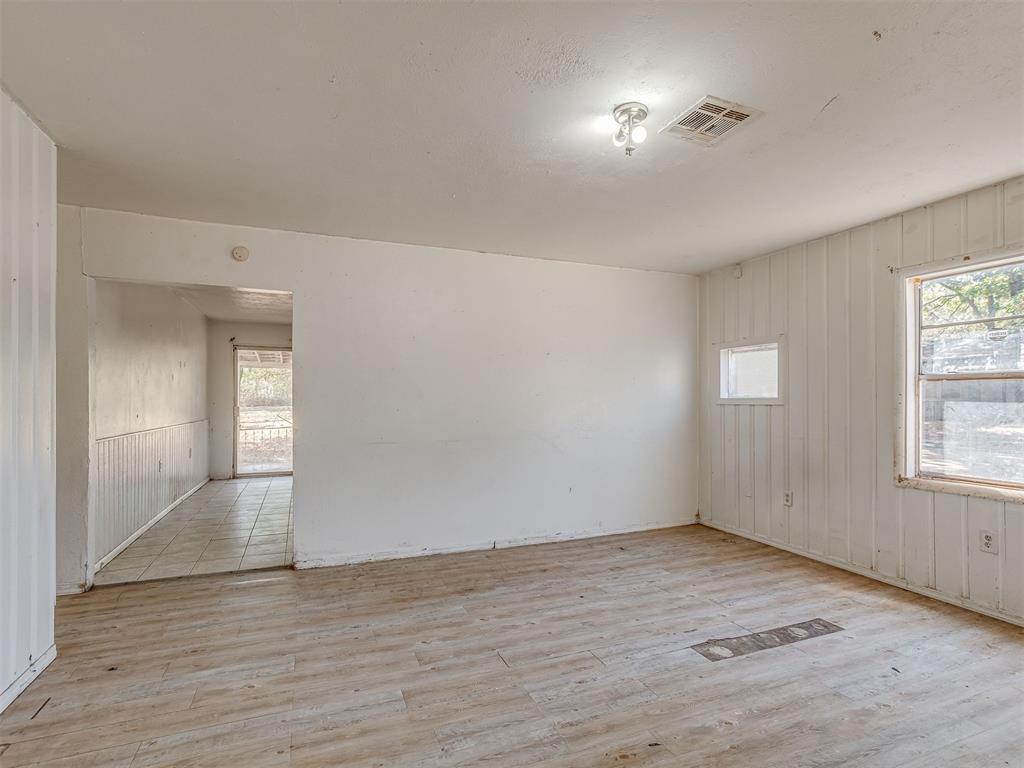 8530 Lakewood Avenue Property Photo 7