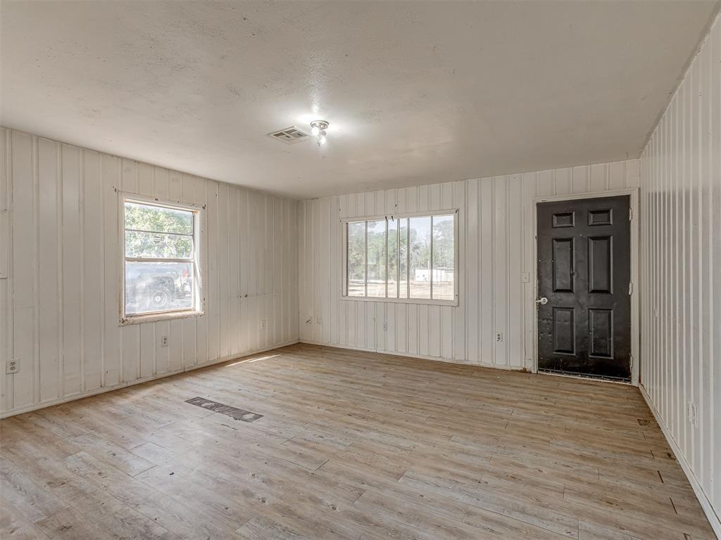 8530 Lakewood Avenue Property Photo 9